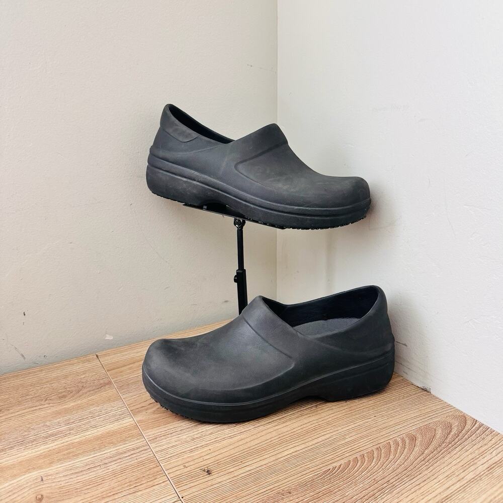 Crocs Women's Neria Pro II Clogs Black Size 10